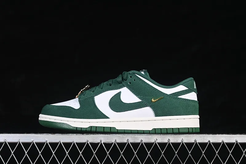 All Categories Nk SB Dunk Series Nk SB Dunk Low Low-top sneakers Nike SB Dunk Low Year of the Horse White Green Low-top casual sneakers IB4417-100